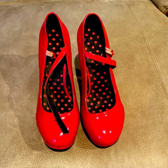 Hot topic size 10 red hot heels - Picture 1 of 8